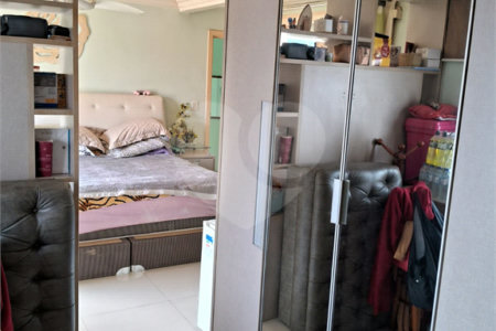 Casa à venda com 4 quartos, sendo 2 suítes, em Vila Indiana, São Paulo, SP