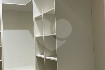 Casa à venda com 3 quartos, sendo 1 suíte, no condomínio Sun Lake, Três Lagoas - MS