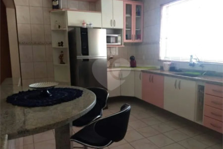 Sobrado à venda com 3 quartos, sendo 1 suíte, em Jardim São Guilherme, Sorocaba, SP