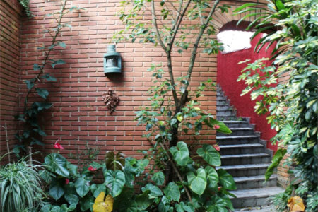 Casa à venda com 4 quartos, sendo 2 suítes,  em Jardim Leonor, São Paulo, SP