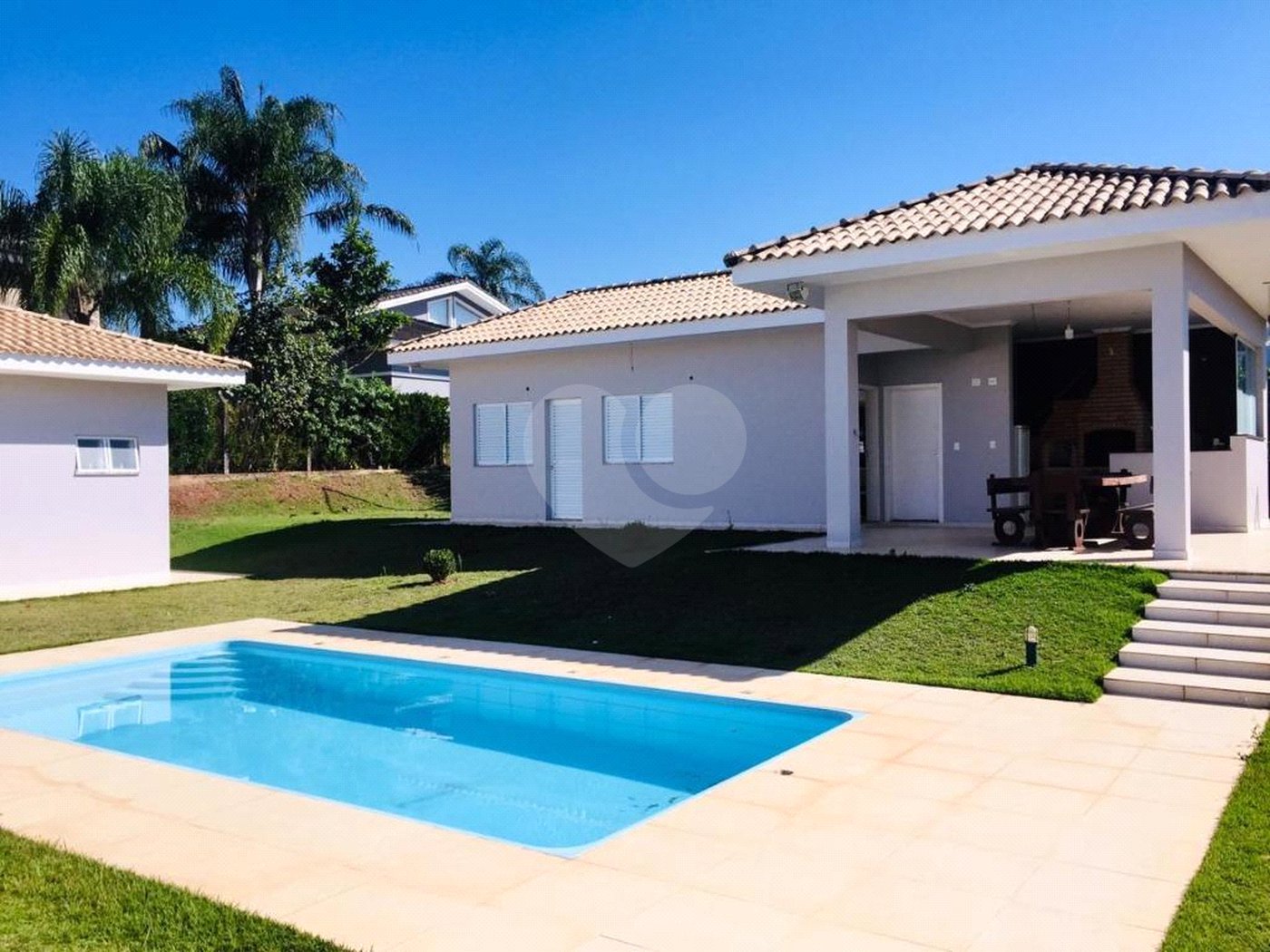 Casa à venda com 3 suítes no condomínio Portal do Sabiá, Araçoiaba da Serra - SP