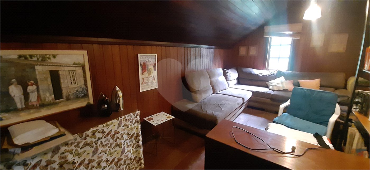 Casa à venda com 4 quartos, sendo 2 suítes, no condomínio Associação Reserva das Hortênsias, Mairiporã - SP