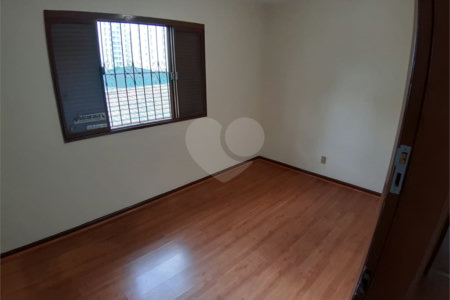 Casa à venda com 3 quartos, sendo 1 suíte,  em Vila Gomes, São Paulo, SP