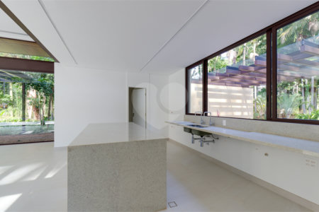 Casa à venda com 5 suítes no condomínio Chácara Flora, São Paulo - SP