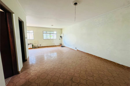 Casa à venda com 4 quartos, sendo 2 suítes,  em Vila Galvão, Guarulhos, SP