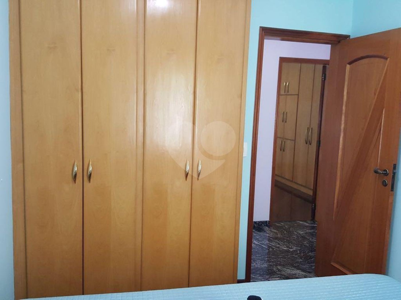 Casa à venda com 3 suítes no condomínio Village, São Paulo - SP