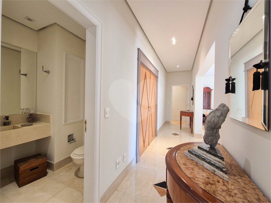 Apartamento à venda ou para alugar com 4 quartos, sendo 3 suítes, em Moema, São Paulo, SP