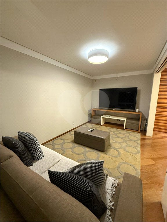 Casa à venda com 4 suítes no condomínio East Village, São Paulo - SP
