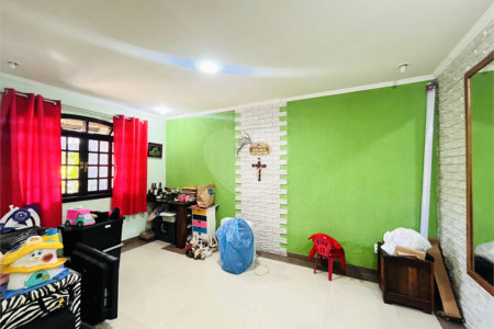 Casa à venda com 4 quartos, sendo 1 suíte, em Campo Grande, Rio de Janeiro, RJ