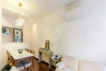 Apartamento à venda com 2 quartos, sendo 1 suíte, em Moema, São Paulo, SP