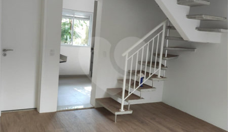 Casa à venda com 2 suítes no condomínio Cântaros da Serra, São Paulo - SP