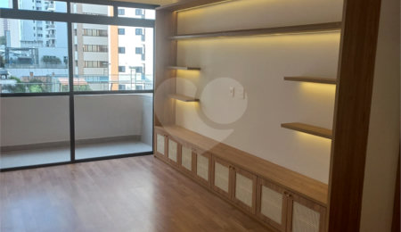 Apartamento à venda com 2 quartos, sendo 1 suíte,  em Vila Olímpia, São Paulo, SP