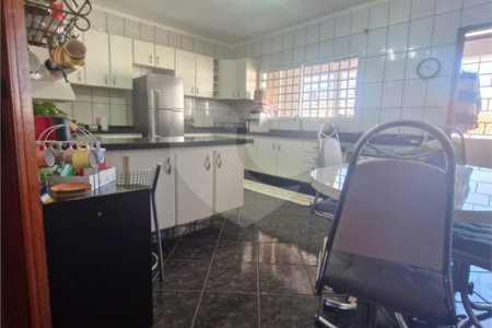 Casa à venda com 4 quartos, sendo 1 suíte, em Jardim Planalto, Salto, SP