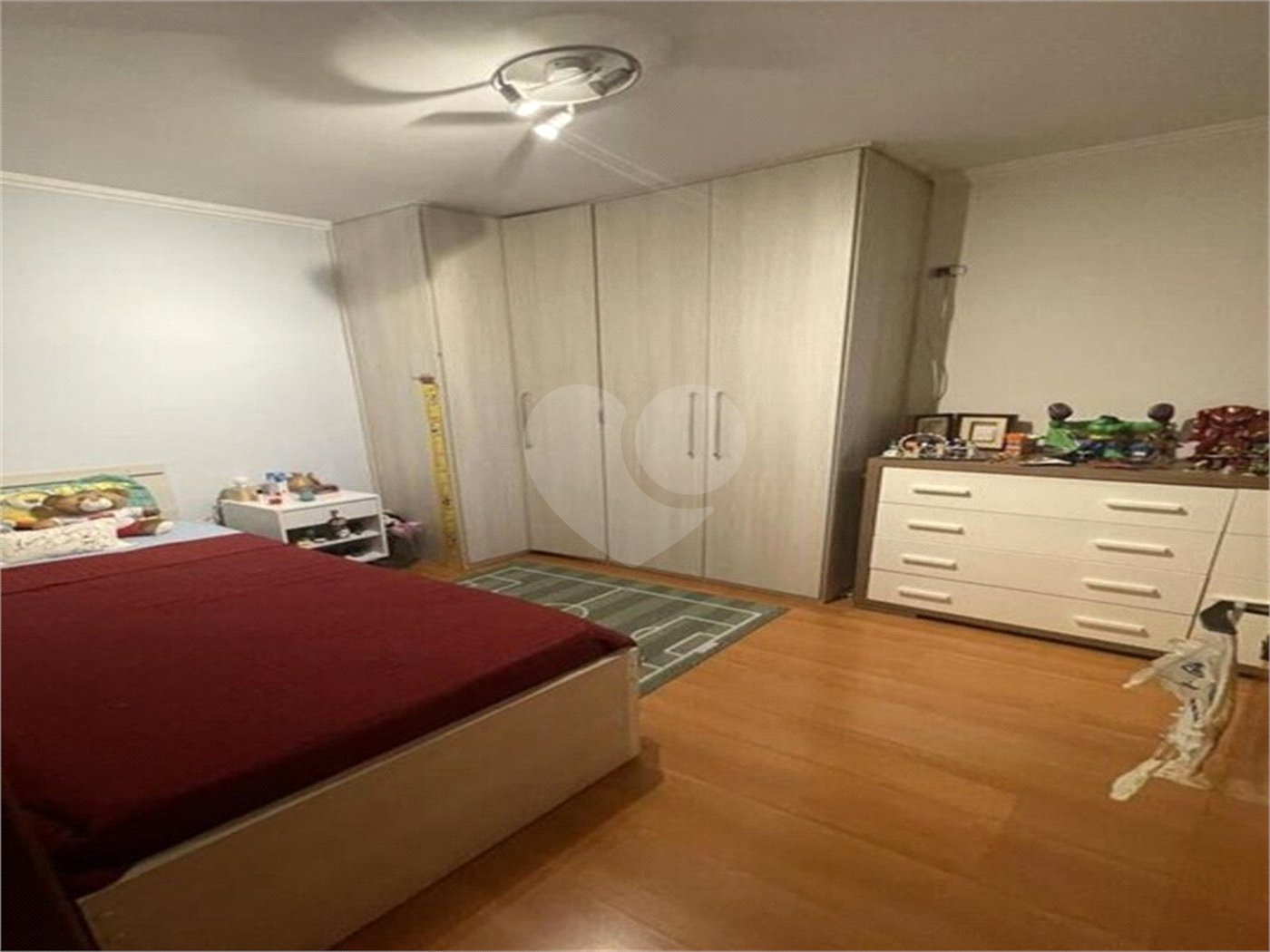 Casa à venda com 3 quartos, sendo 1 suíte, no condomínio Beatriz, São Paulo - SP