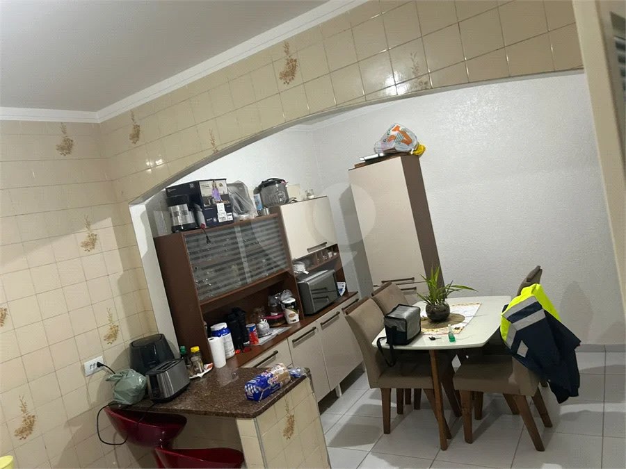 Casa Térrea 2 dormitórios 1 suíte.