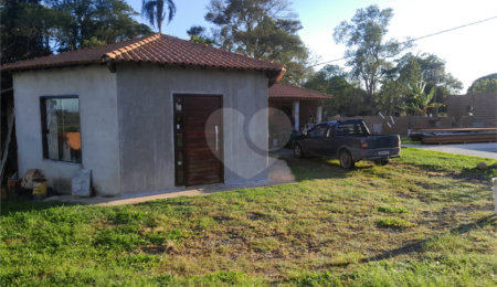 Chácara à venda com 2 quartos, sendo 1 suíte,  no Centro, Gramadinho, SP
