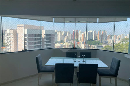 Apartamento à venda com 3 quartos, sendo 1 suíte,  em Vila Andrade, São Paulo, SP