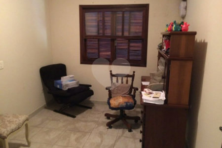 Sobrado à venda com 5 quartos, sendo 4 suítes,  em Vila Mazzei, São Paulo, SP