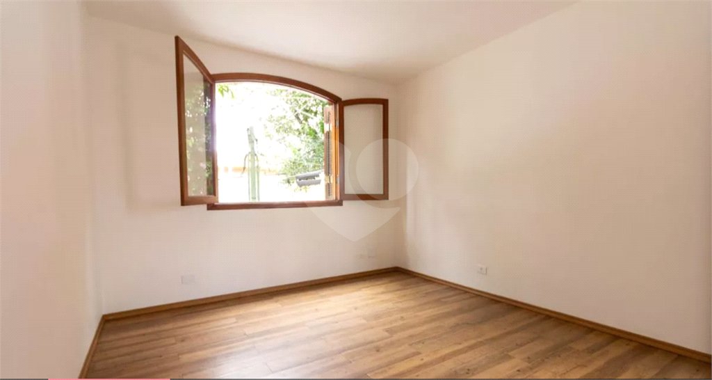 Casa à venda com 4 quartos, sendo 1 suíte, em Vila Tiradentes, São Paulo, SP