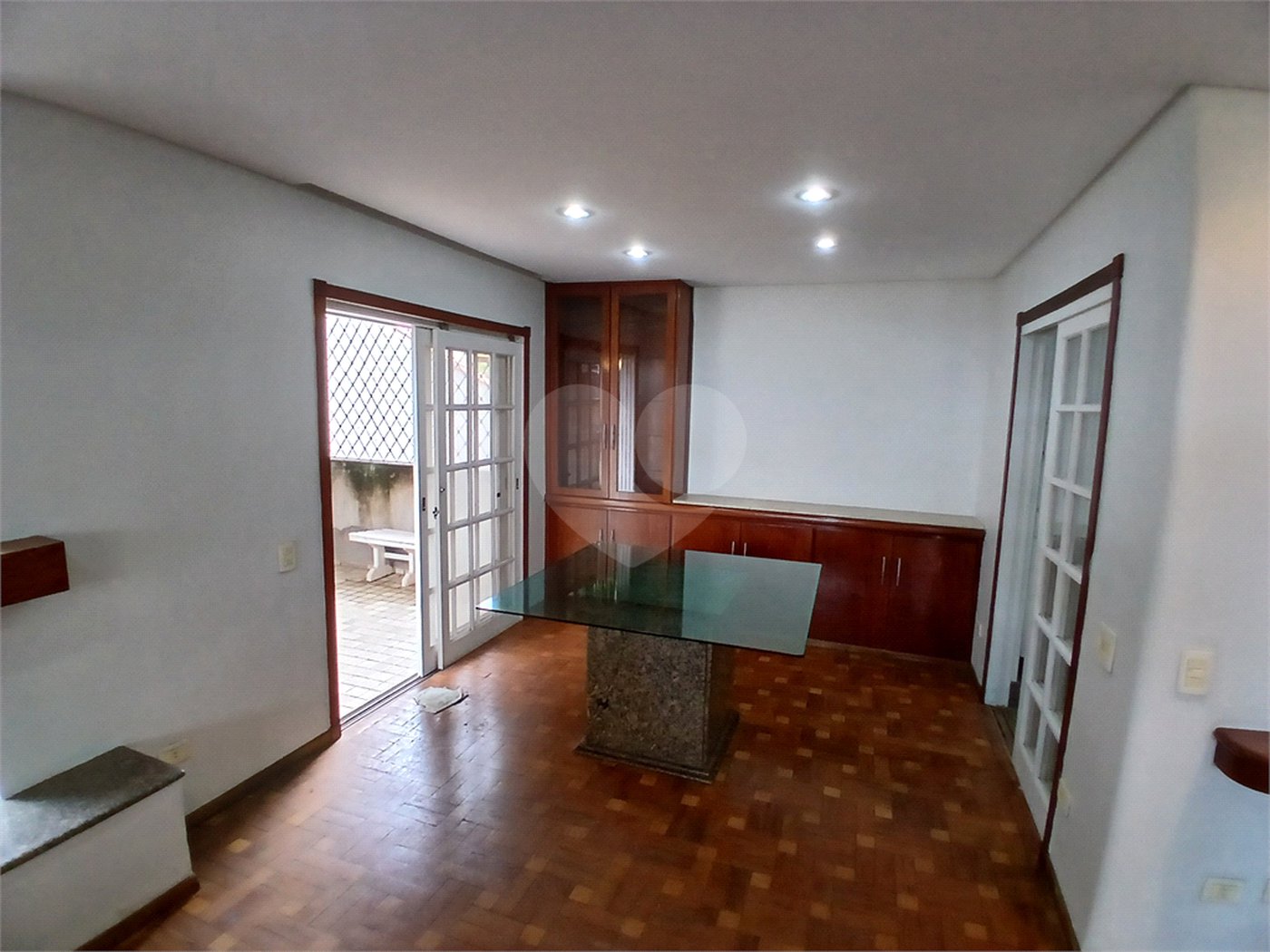 Casa à venda ou para alugar com 3 quartos, sendo 2 suítes, no condomínio Chácara das Rosas, São Paulo - SP