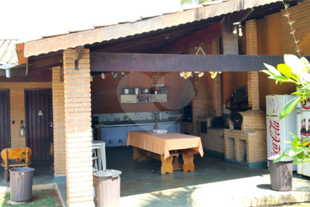 Chácara à venda com 2 quartos no Centro, Araçoiaba da Serra, SP