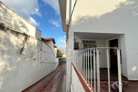 Sobrado à venda com 4 quartos, sendo 2 suítes,  em Vila Mariana, São Paulo, SP