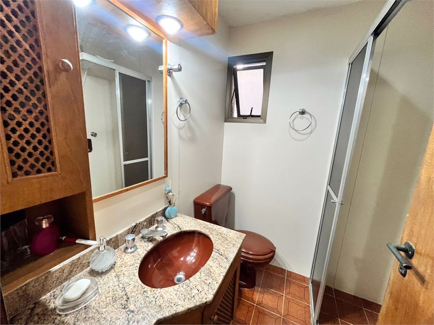 Apartamento com 2 Quartos e 2 Vagas à Venda em Pitangueiras – Guarujá/SP
