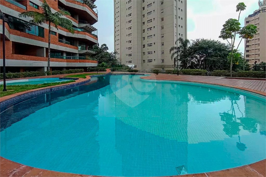 Apartamento à venda com 4 quartos, sendo 2 suítes, em Paraíso do Morumbi, São Paulo, SP