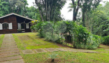 Casa à venda com 3 quartos, sendo 1 suíte,  no condomínio Alpes da Cantareira, Mairiporã - SP