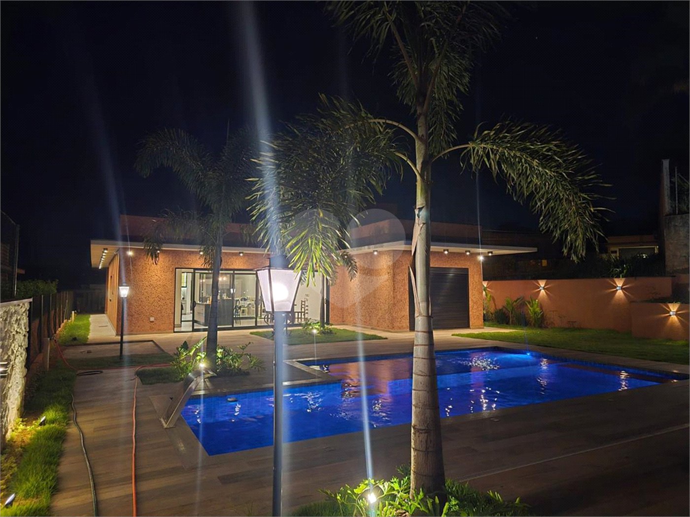 Casa à venda com 4 suítes no condomínio Terras de Santa Teresa II, Itupeva - SP
