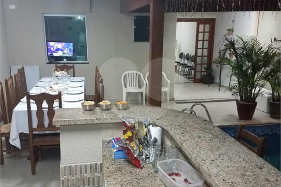 Sobrado à venda com 3 quartos em Tremembé, São Paulo, SP
