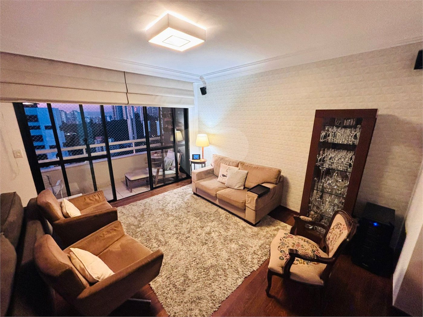 Apartamento à venda com 3 quartos, sendo 1 suíte,  em Vila Suzana, São Paulo, SP
