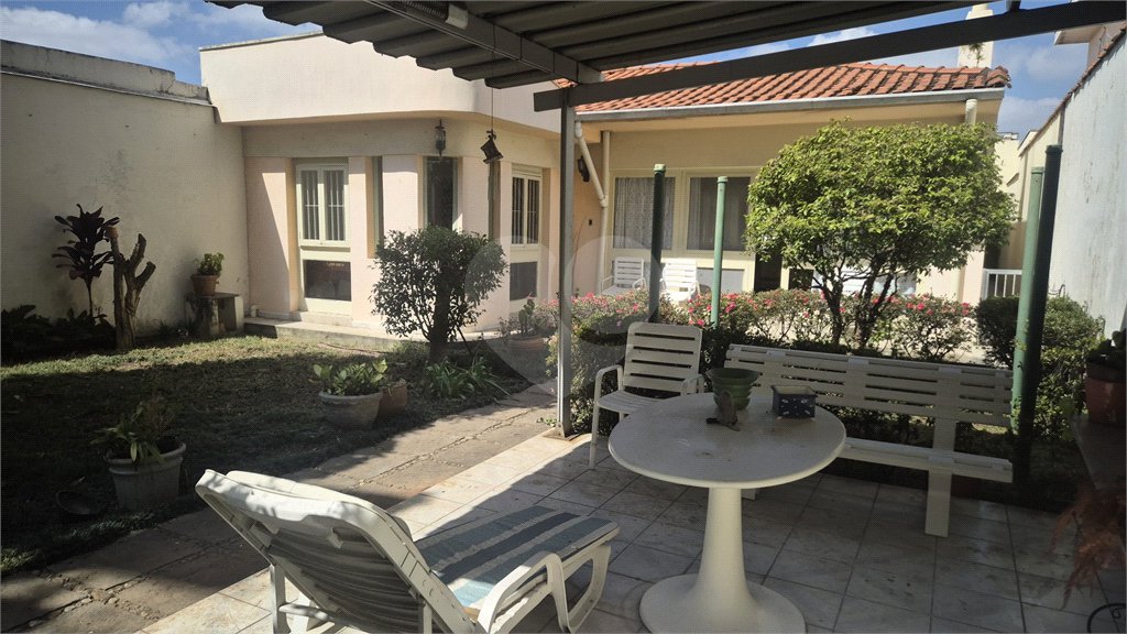 Casa à venda com 4 quartos, sendo 3 suítes,  no condomínio Chácara das Rosas, São Paulo - SP