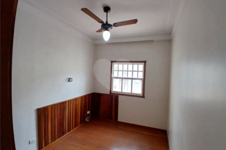 Casa à venda ou para alugar com 3 quartos, sendo 2 suítes, no condomínio Chácara das Rosas, São Paulo - SP