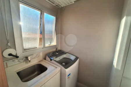 Apartamento totalmente mobiliado com 2 dormitórios, 1 vaga