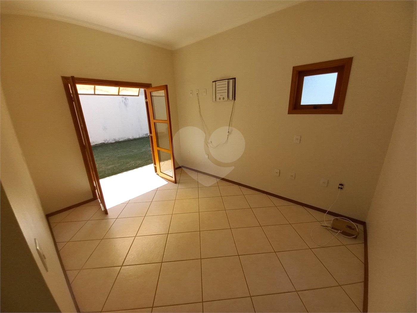 Casa Térrea no Condomínio Damha I,