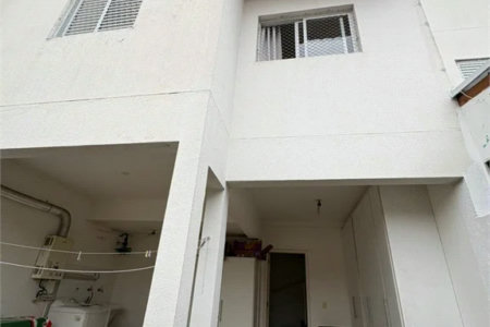 Casa à venda com 3 quartos, sendo 1 suíte, no condomínio New Village, Cotia - SP