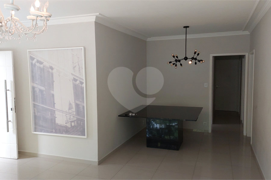 Sobrado à venda com 4 quartos, sendo 3 suítes, em Tremembé, São Paulo, SP