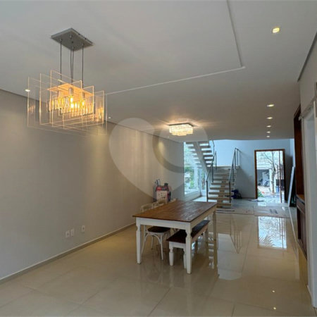 Casa à venda com 4 quartos, sendo 3 suítes, no condomínio Mont Blanc, Sorocaba - SP