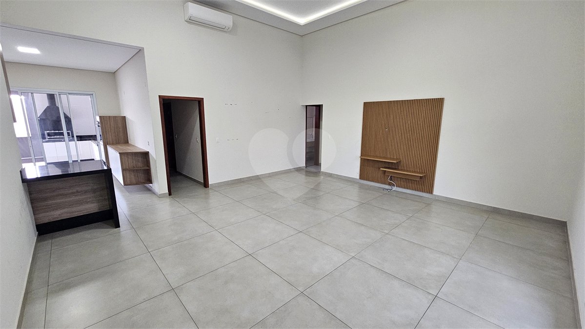 Casa para alugar com 3 suítes no condomínio Dona Lucila, Indaiatuba - SP