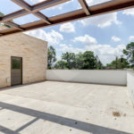 Casa à venda com 4 quartos, sendo 3 suítes, no condomínio Jardim Flora, São Paulo - SP