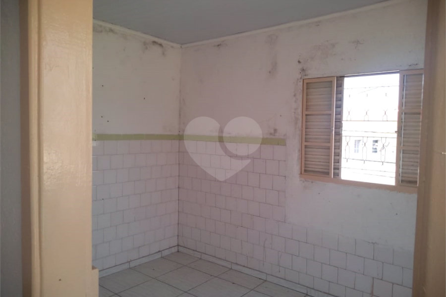 Sobrado à venda com 3 quartos em Vila Nivi, São Paulo, SP