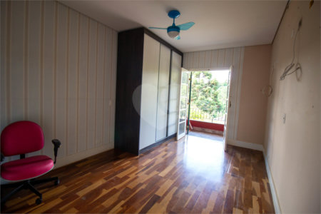 Villagio à venda ou para alugar com 4 suítes em Chácara Santa Lúcia dos Ypes, Carapicuíba, SP