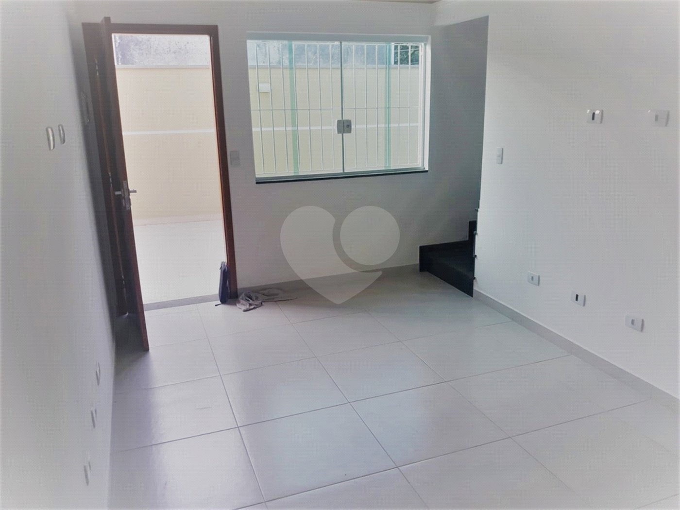 Casa à venda com 2 suítes no condomínio Casa de Pedra, São Paulo - SP