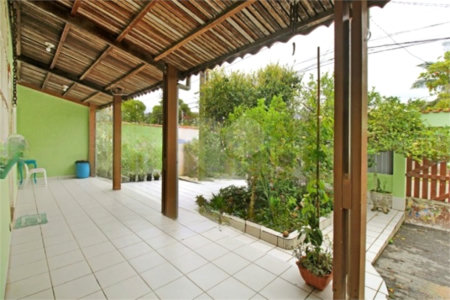 Casa à venda com 3 quartos, sendo 1 suíte,  em Estância Balneária Belmira Novaes, Peruíbe, SP