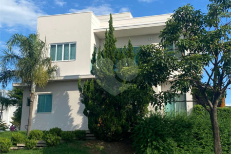 Casa à venda com 3 suítes no condomínio Residencial Central Parque, Salto - SP