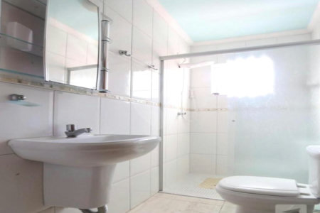 Casa à venda com 2 quartos, sendo 1 suíte,  em Jardim Ivana, São Paulo, SP