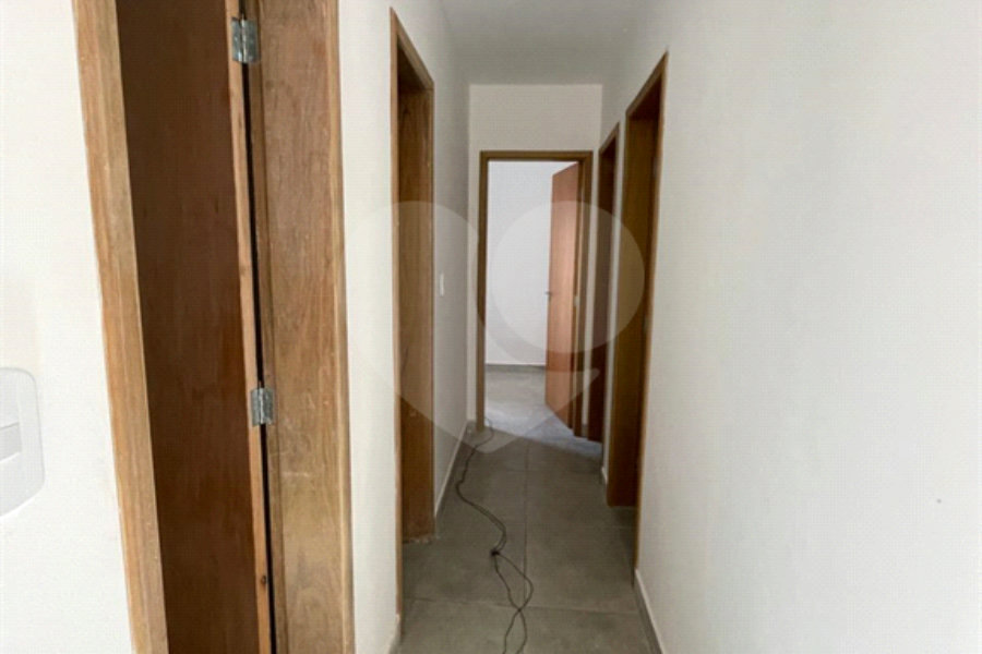 Casa à venda com 2 quartos, sendo 1 suíte, no condomínio Residencial Calegari, São Paulo - SP