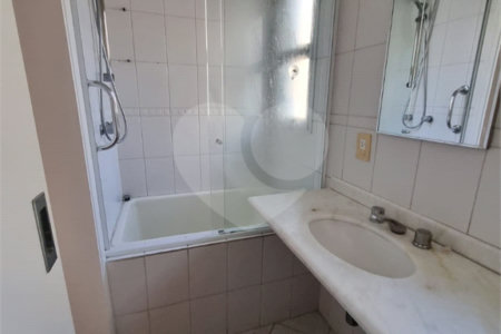 Casa à venda com 4 quartos, sendo 1 suíte, no condomínio Horizontal Newport Village, São Paulo - SP