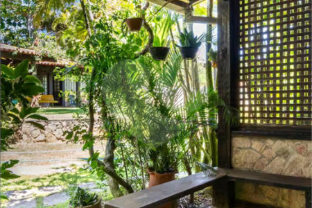 Casa à venda com 4 quartos, sendo 1 suíte,  em Geribá, Armação dos Búzios, RJ